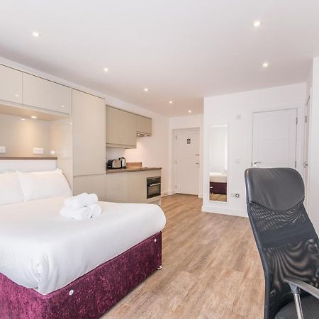 Town Or Country - Canute Studio Southampton Eksteriør billede