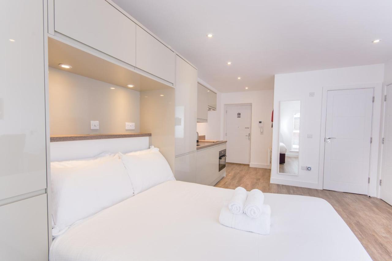 Town Or Country - Canute Studio Southampton Eksteriør billede